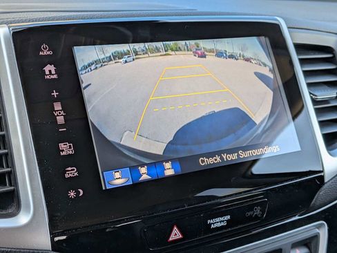 Certified 2017 Honda Pilot Touring image 29