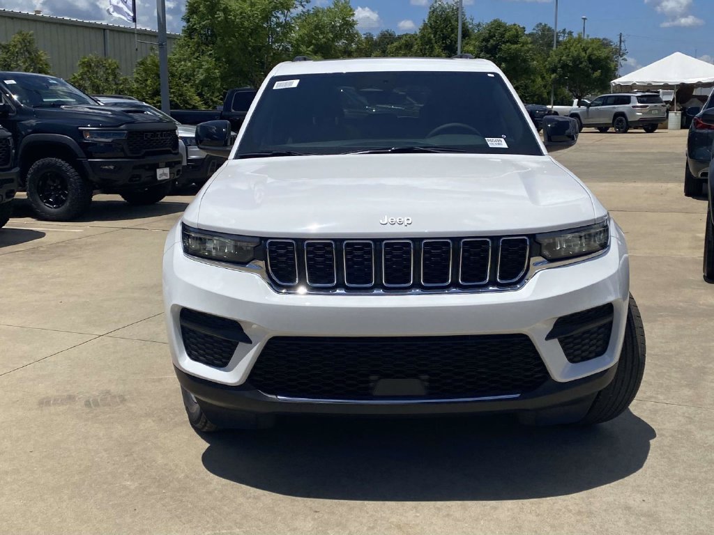 New 2026 Jeep Grand Cherokee Laredo X RWD image 32