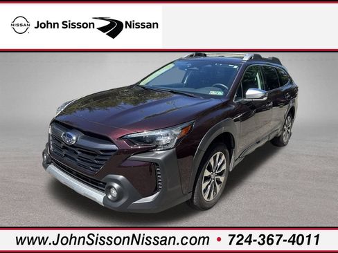 Used 2025 Subaru Outback Touring AWD/4WD image 1