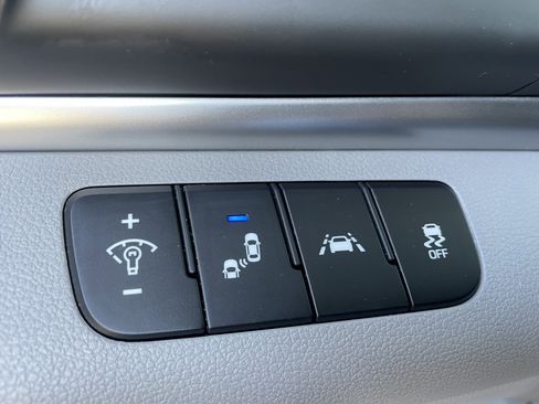 Used 2020 Hyundai Elantra SEL image 13