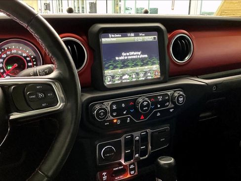 Used 2022 Jeep Gladiator Rubicon w/ LED Lighting Group AWD/4WD image 7