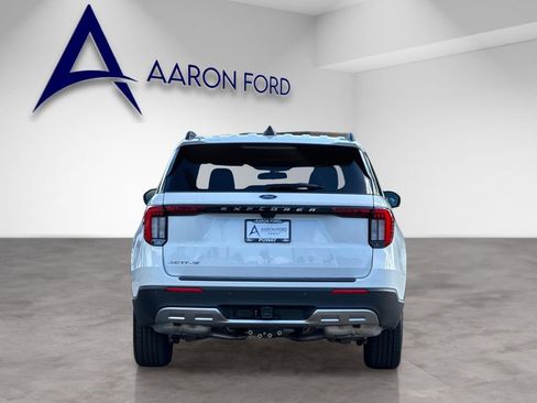 New 2026 Ford Explorer Active w/ Active Comfort Package image 4