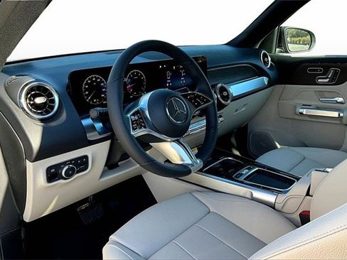 New 2026 Mercedes-Benz GLB 250 4MATIC image 8