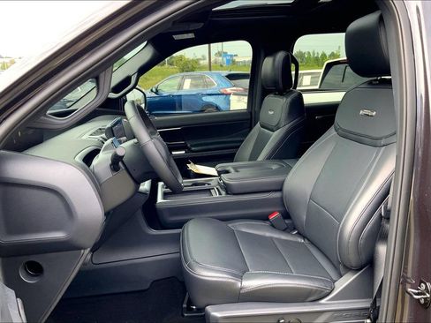 Used 2025 Ford Expedition Max Platinum w/ Stealth Performance Package AWD/4WD image 9