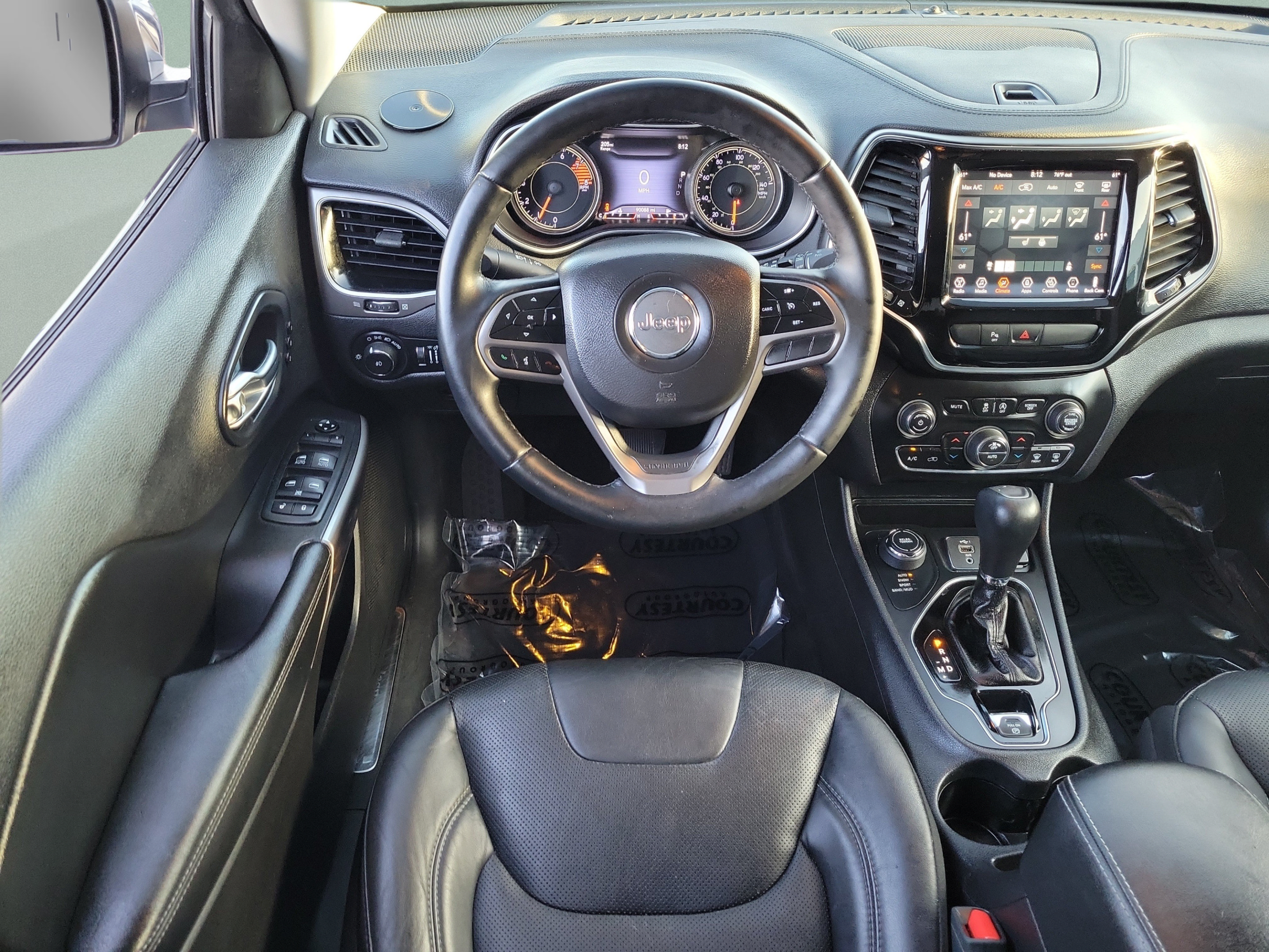 Used 2019 Jeep Cherokee Limited AWD/4WD image 9