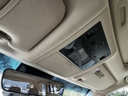 Used 2021 Lexus LX 570 4WD w/ 3rd Row & Luxury Pkg image 30