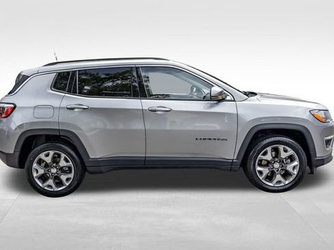 Used 2019 Jeep Compass Limited AWD/4WD image 4