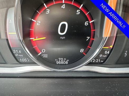 Used 2017 Volvo XC60 T5 Inscription w/ Preferred Option Package FWD image 10