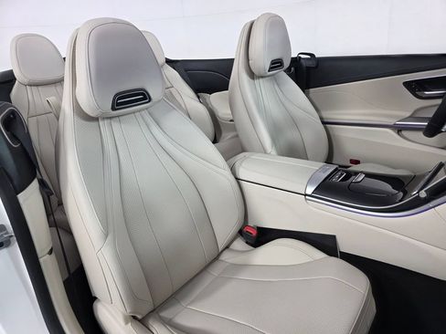 Certified 2025 Mercedes-Benz CLE 300 4MATIC Cabriolet image 27