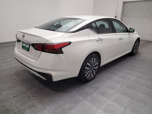 Used 2025 Nissan Altima 2.5 SV FWD image 9