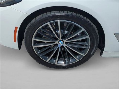 Used 2023 BMW 530i w/ Convenience Package RWD image 25