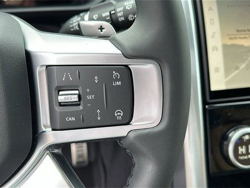 New 2026 Land Rover Discovery Limited Edition image 15