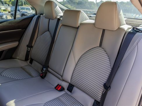 Used 2022 Toyota Camry SE FWD image 27