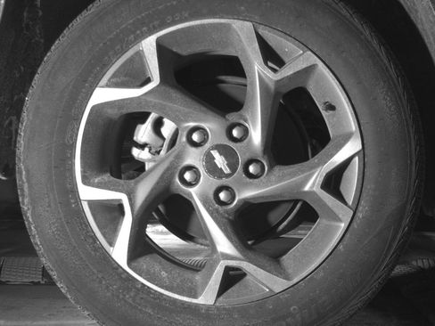 Used 2025 Chevrolet Trax LT FWD image 15