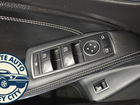 Used 2019 Mercedes-Benz GLA 250 4MATIC image 22