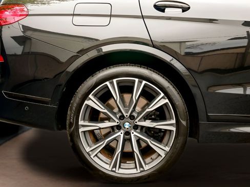 Used 2022 BMW X7 M50i AWD/4WD image 13