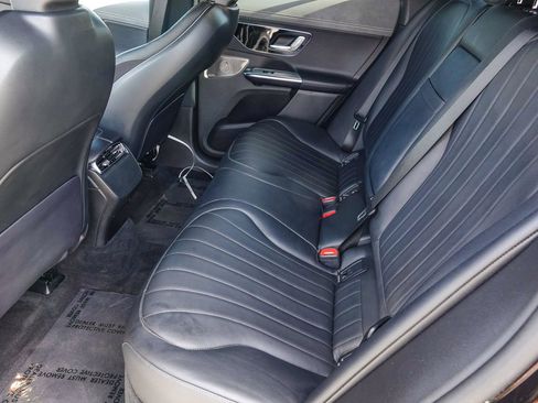 Used 2023 Mercedes-Benz EQE 500 4MATIC SUV image 18