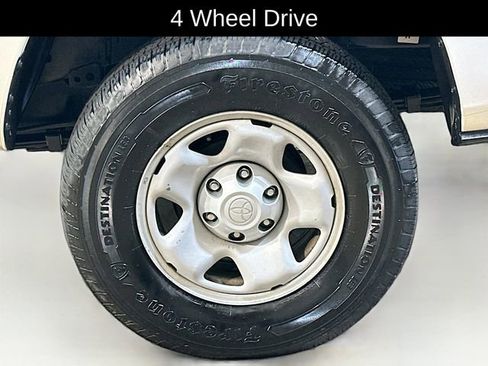 Used 2022 Toyota Tacoma SR AWD/4WD image 6
