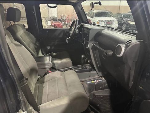 Used 2008 Jeep Wrangler Unlimited Sahara w/ Dual Top Group image 10
