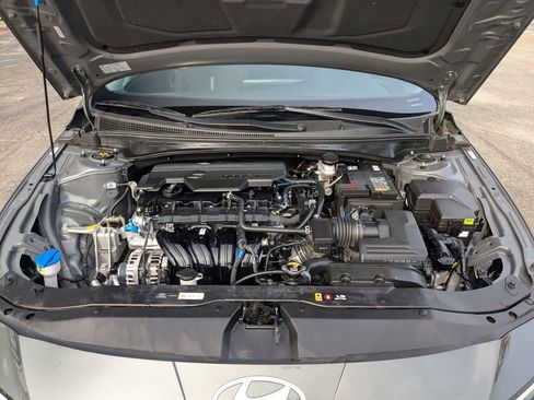 Used 2025 Hyundai Elantra SEL FWD image 27