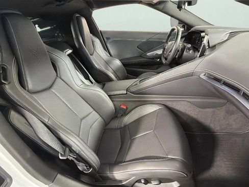 Used 2025 Chevrolet Corvette Stingray Coupe w/ 1LT RWD image 32