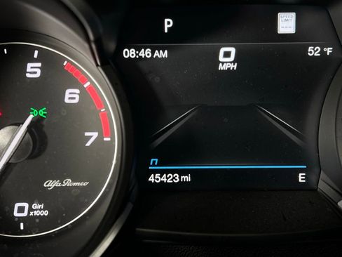 Used 2023 Alfa Romeo Stelvio Veloce image 19