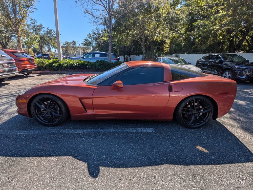 Used 2005 Chevrolet Corvette Coupe w/ Preferred Equipment Group RWD image 8