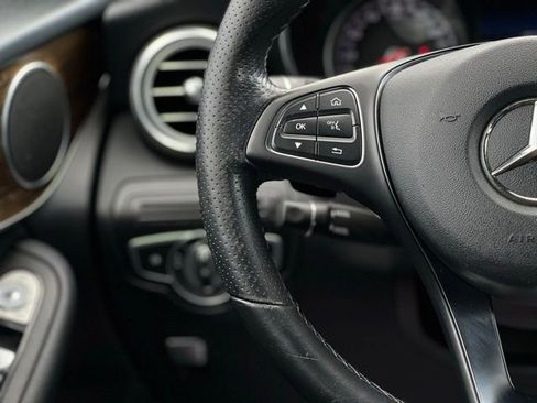 Used 2019 Mercedes-Benz GLC 300 4MATIC image 34