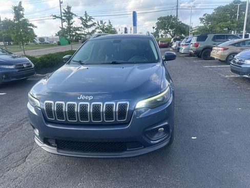 Used 2020 Jeep Cherokee Latitude Plus w/ Cold Weather Group AWD/4WD image 13