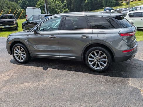 Used 2022 Lincoln Corsair AWD w/ Premium Package image 4