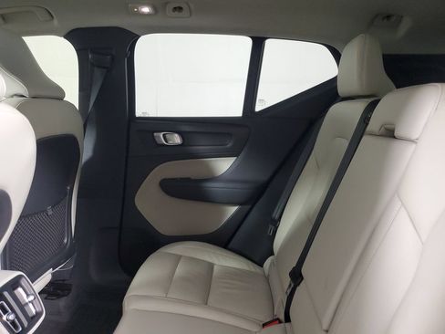 Certified 2023 Volvo XC40 B5 Ultimate w/ Protection Package Premier AWD/4WD image 14