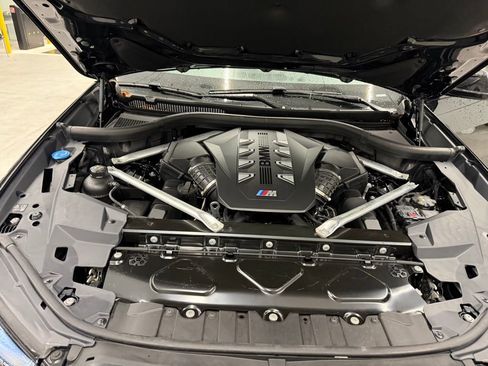 Used 2024 BMW X5 M60i image 12