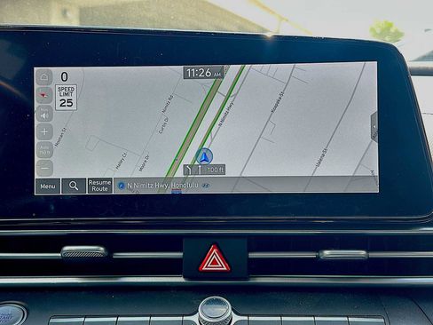 Used 2025 Hyundai Elantra Limited FWD image 11