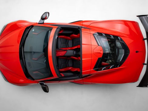 Used 2023 Chevrolet Corvette Stingray Preferred Cpe w/ Z51 Performance Package RWD image 3
