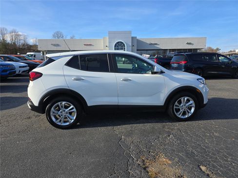Used 2020 Buick Encore GX Preferred w/ Cold Weather Comfort Package image 2