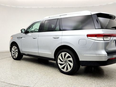 Used 2022 Lincoln Navigator Reserve RWD image 7