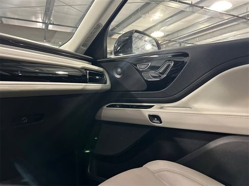 Used 2025 Lincoln Aviator Reserve w/ Illumination Package image 18
