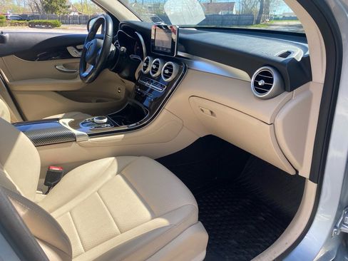 Used 2017 Mercedes-Benz GLC 300 4MATIC image 26