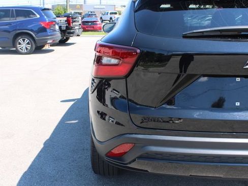 Used 2024 Chevrolet Trax RS w/ Sunroof Package FWD image 39