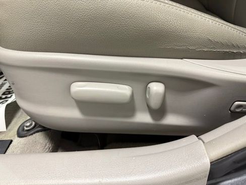 Used 2010 Toyota Camry LE image 10