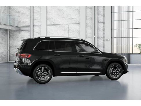 New 2026 Mercedes-Benz GLB 250 image 17