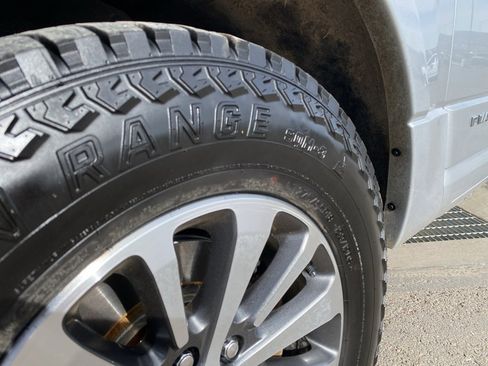 Used 2017 Ford Expedition EL Platinum image 3