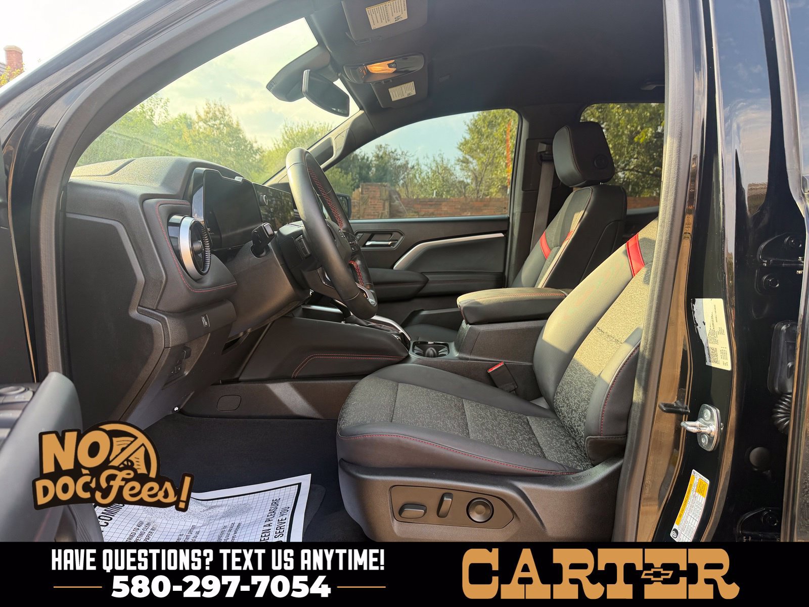 Used 2024 Chevrolet Colorado Z71 w/ Z71 Convenience Package 2 AWD/4WD image 3