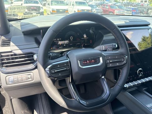 New 2026 GMC Acadia AT4 w/ Luxury Package AWD/4WD image 14