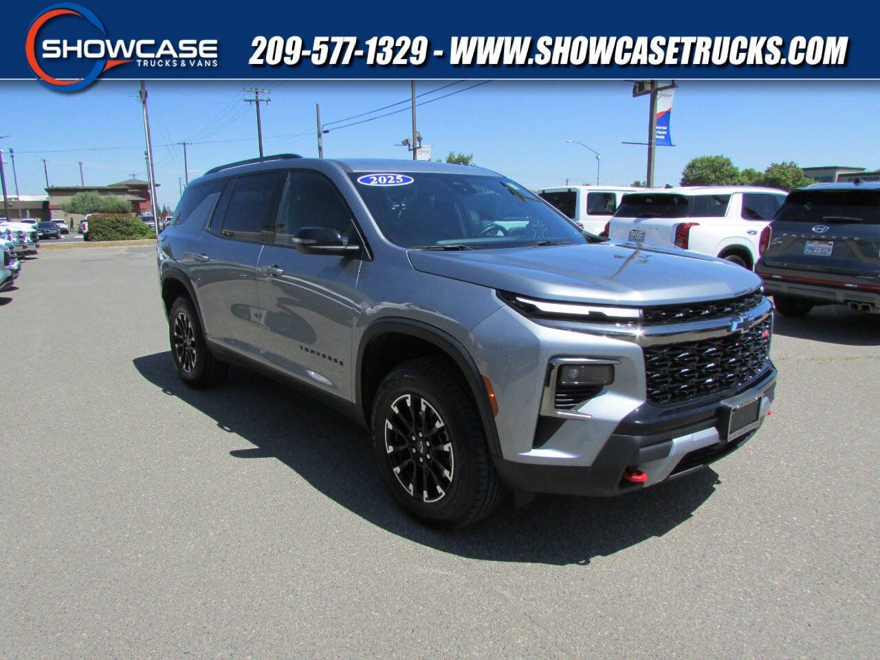 Used 2025 Chevrolet Traverse Z71 AWD/4WD image 1