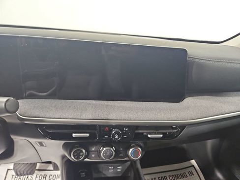 Certified 2025 Nissan Kicks SV w/ SV Premium Package AWD/4WD image 20