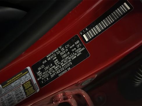 Certified 2025 Kia K4 image 31