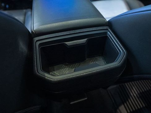 Certified 2025 Toyota Tacoma TRD Off-Road image 39