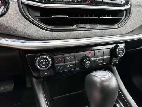 Used 2023 Jeep Compass Latitude w/ Sun and Sound Group image 52