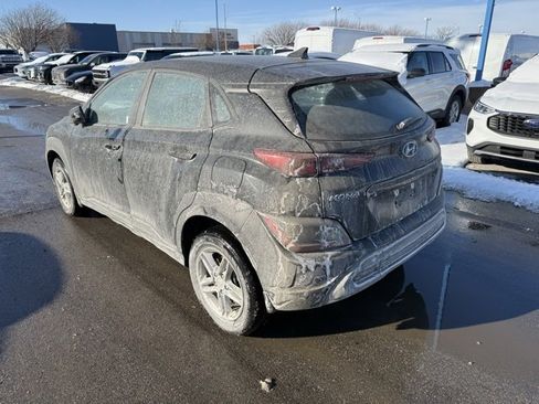 Used 2023 Hyundai Kona SE image 4